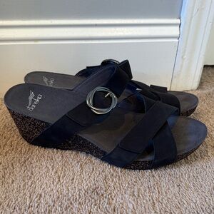 Dansko Black Women's Susie Milled Nubuck Sandal